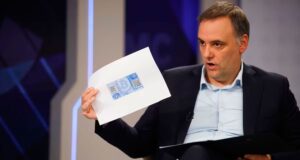 Os representantes nacionais denunciaram Manuel Adorni pela remoção de bens em sua declaração juramentada.
