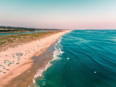 Cidade alternativa do Algarve ‘os habitantes locais querem manter um segredo’ com vinho de 3€ e praias imaculadas