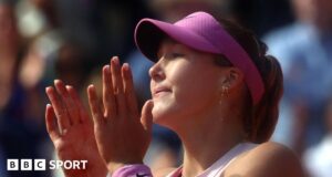 Aberto da França 2026: Mira Andreeva derrota Maja Cholenska para ganhar o primeiro título de Grand Slam.