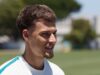 Copa do Mundo FIFA 2026: O meio-campista Ajdin Hrošić desempenha o papel de mentor antes do segundo torneio