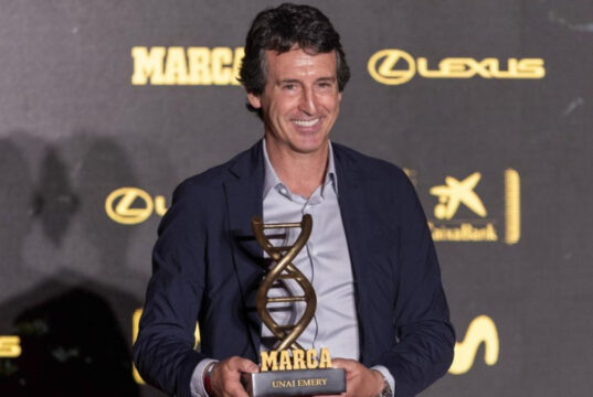 “Eu me levanto e vou para a cama lendo Marka”