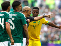 Três foram expulsos pela primeira vez no jogo de abertura