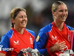 Heather Knight: Charlotte Edwards diz que seu lugar na seleção inglesa para a Copa do Mundo nunca esteve em dúvida