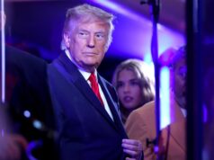 Finais da NBA: Donald Trump presente no Madison Square Garden de Nova York para o jogo 3 da série Knicks-Spurs