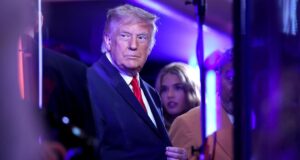 Finais da NBA: Donald Trump presente no Madison Square Garden de Nova York para o jogo 3 da série Knicks-Spurs