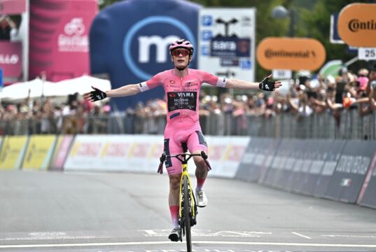 Vingegaard venceu o Giro d’Italia, encerrando o círculo das três grandes voltas mundiais de ciclismo em Roma
