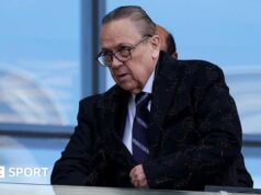 David Sullivan renunciou ao cargo de copresidente do West Ham com efeito imediato.