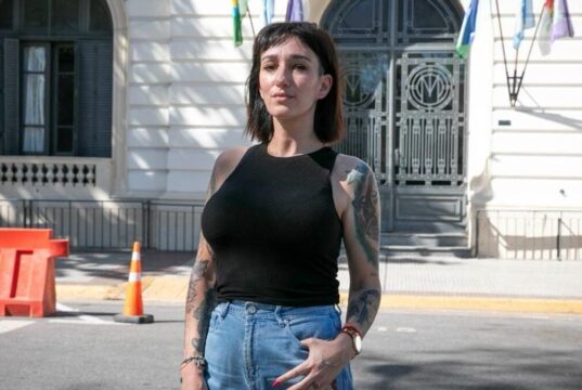 Leila Gianni tem como alvo Fernando Espinoza em La Matanza POLÍTICA El Intransigente com uma tendência viral.