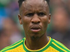 A África do Sul ficou com nove jogadores após o segundo vermelho