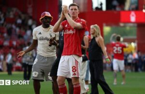 Elliott Anderson: Manchester City rejeita segunda oferta pelo meio-campista do Nottingham Forest