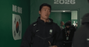 O jogador coreano que bebe e está na moda no SPORTS El Intransigente