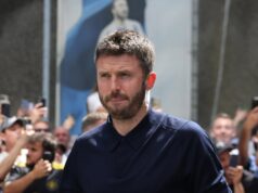 Man Utd ‘pretende atacar o forte rival LEEDS em uma transferência chocante enquanto Michael Carrick tenta resolver os problemas’