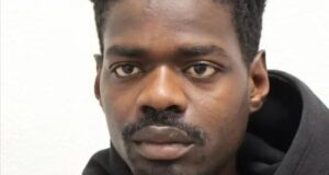 Busca por prisioneiro, 25, em fuga após escapar de caminhão enquanto era transportado do tribunal