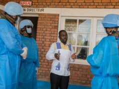 Os profissionais de saúde no centro do surto de Ébola no Congo trabalham com poucos salários e descanso