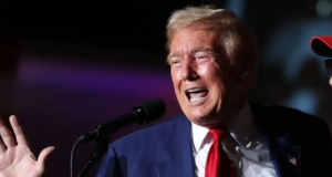 A Câmara aprovou um projeto de lei de financiamento de imigração de US$ 70 bilhões, apoiado por Trump, por 214 votos a 212.