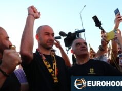LOUCO por Spanoulis: boas-vindas comoventes de milhares de amigos de Aris