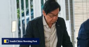 O produtor cinematográfico de Hong Kong, Raymond Wong, foi condenado a 5 meses de prisão por abuso de informação privilegiada.