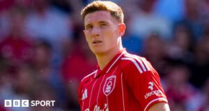 Elliott Anderson: oferta inicial do Manchester City rejeitada pelo Nottingham Forest