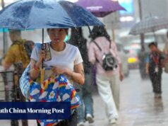 O Observatório de Hong Kong emitiu um alerta de chuva vermelha.