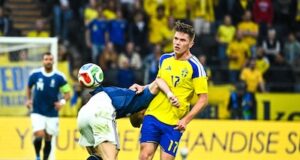 A Suécia, adversária holandesa, foi inacreditável nos jogos fora de casa: depois de empatar com a Grécia, voou para a Copa do Mundo.