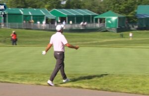 Scheffler coloca o caddie no spray o tempo todo