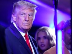 Donald Trump vaiou as finais da NBA em Nova York antes do confronto do New York Knicks com o San Antonio Spurs e Victor Wembanyama.