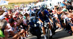 Thibaut Pinot, ex-astro francês, oferecendo estadia gratuita em sua fazenda para comemorar a etapa do Tour de France de 2026, passando por sua vila natal.