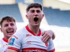 O atacante do Hull KR, Tom Whitehead, foi emprestado ao Doncaster.