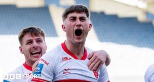 O atacante do Hull KR, Tom Whitehead, foi emprestado ao Doncaster.