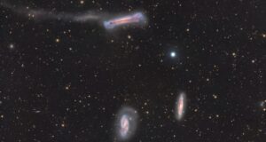 Astrofísico captura vista deslumbrante de 548 galáxias da varanda