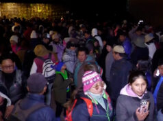 La Paz, centenas de moradores em fila para comprar comida barata | Protesto