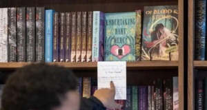A Portland Book Week está de volta com mais prêmios literários. Conversa do escritor Chás e muito mais