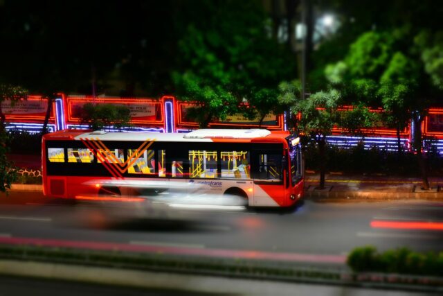 iqbalstock-bus-6992176_1280.jpg