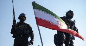 Os iranianos dizem que o acordo de Trump com a República Islâmica pode permitir que o regime permaneça intacto