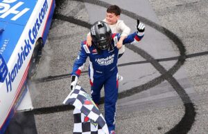 O filho de Kyle Busch retorna às corridas após o serviço memorial do pai