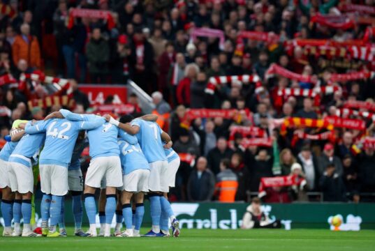 O Liverpool está tentando desesperadamente garantir um acordo pré-Copa do Mundo para o jogador que o Manchester City está em negociações para assinar