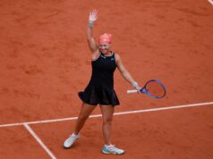 O russo Shnaider, 25º do ranking, perdeu para o número um do mundo, Sabalenka, e chegou às semifinais