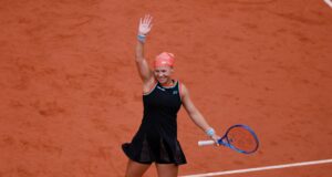 O russo Shnaider, 25º do ranking, perdeu para o número um do mundo, Sabalenka, e chegou às semifinais