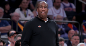 Mike Brown foi vítima da prática de tiros da NBA e depois se tornou sua maior história de sucesso.