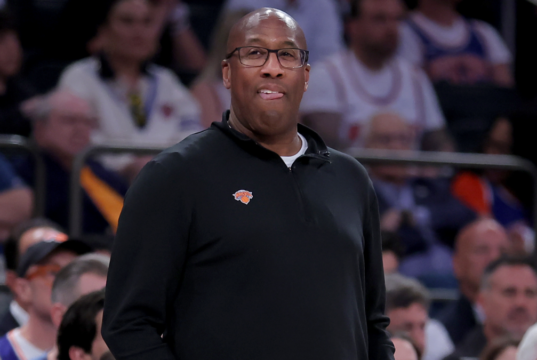 Mike Brown foi vítima da prática de tiros da NBA e depois se tornou sua maior história de sucesso.