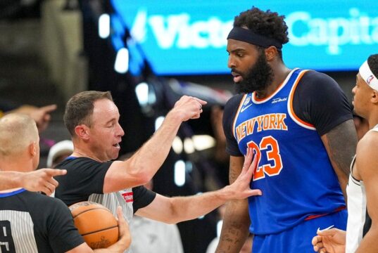 NBA cancela falta técnica sobre Mitchell Robinson no jogo 2 das finais da NBA