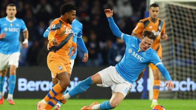 napoli-s-scott-mctominay-in-action-with-atalanta-s-ederson.JPG