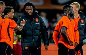 Podcast de futebol | ‘Já houve uma carreira melhor do que Denzel Dumfries’?