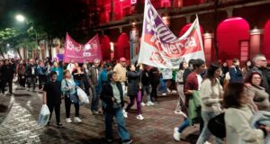 Centenas de mulheres voltaram às ruas de Santiago del Estero, 11 anos depois do primeiro Ni Una Menos.