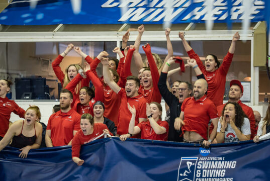 Ohio State Swimming contrata Emily Hetzer e promove Michael Butler