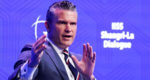 EUA se comprometeram a defender a Bolívia em meio a alertas de golpe, diz Pete Hegseth