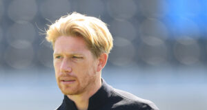De Bruyne tem dúvidas sobre seu compromisso de longo prazo com o Napoli