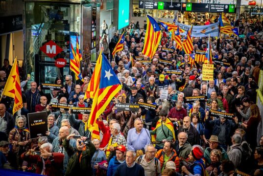 Grupos independentistas catalães pedem ‘grandes protestos’ durante o Tour de France Grand Départ em Barcelona