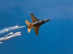 As defesas aéreas do Kuwait enfrentam alvos hostis e os céus voltam ao normal