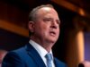 Schiff revelou um projeto de lei do Pentágono que limitava o uso de IA sem envolvimento humano